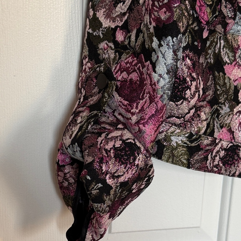Floral Cropped Jacket - Picture 2 of 5
